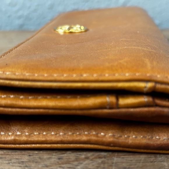 Tory Burch Robinson Continental Wallet - Picture 3 of 9